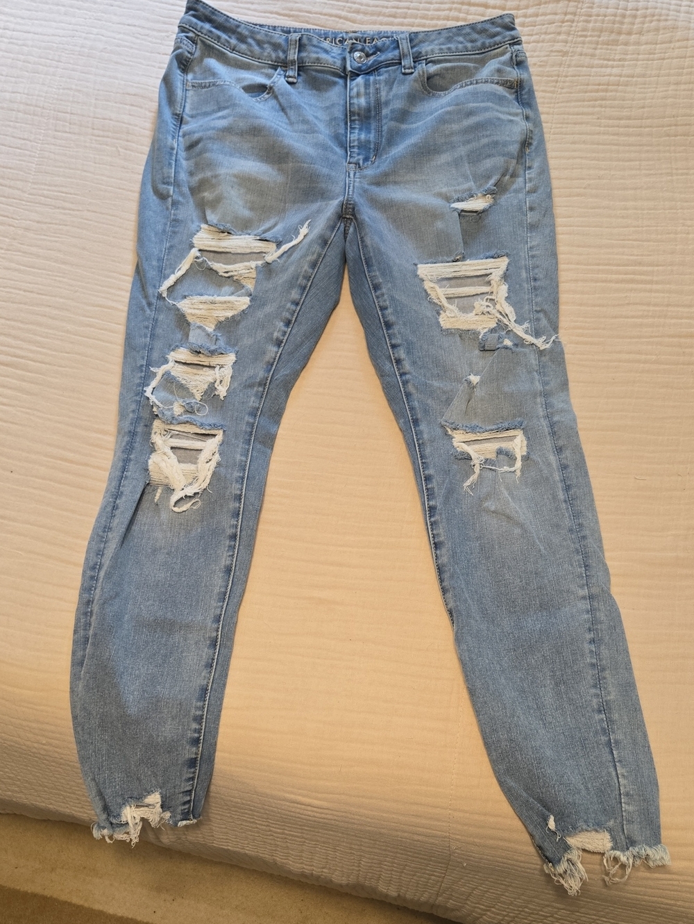 American Eagle Outfitters Women's Light Blue Distressed Boyfriend Jeans